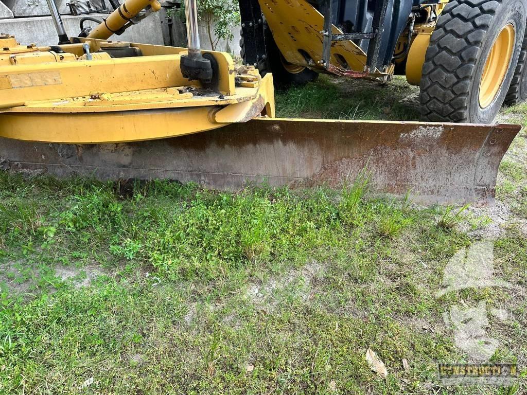 CAT 12 M Väghyvlar