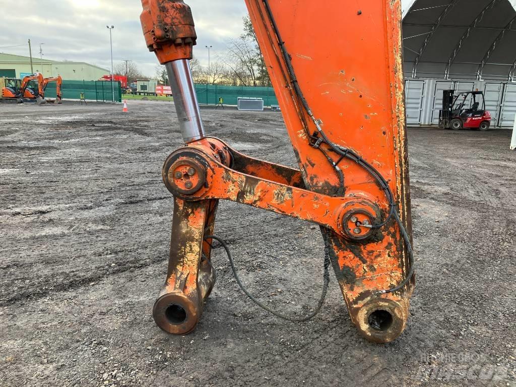 Hitachi ZX670LCH-5B Bandgrävare