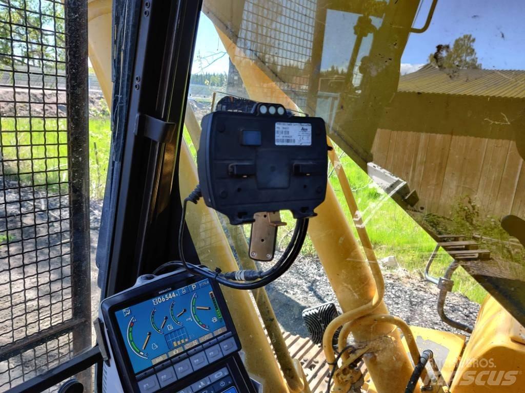 Komatsu HB215LC-1 Bandgrävare