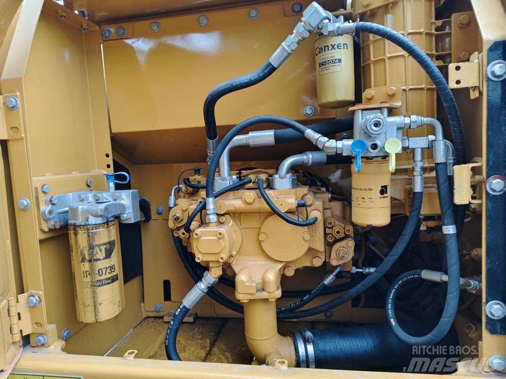 CAT 320 D2 Bandgrävare