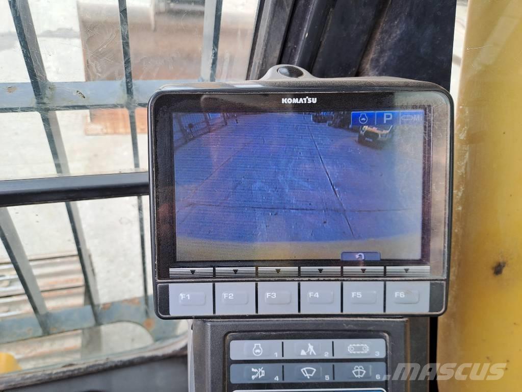 Komatsu HB 215 LC-2 Bandgrävare