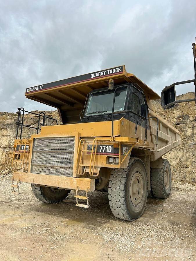 CAT 771D Minidumprar
