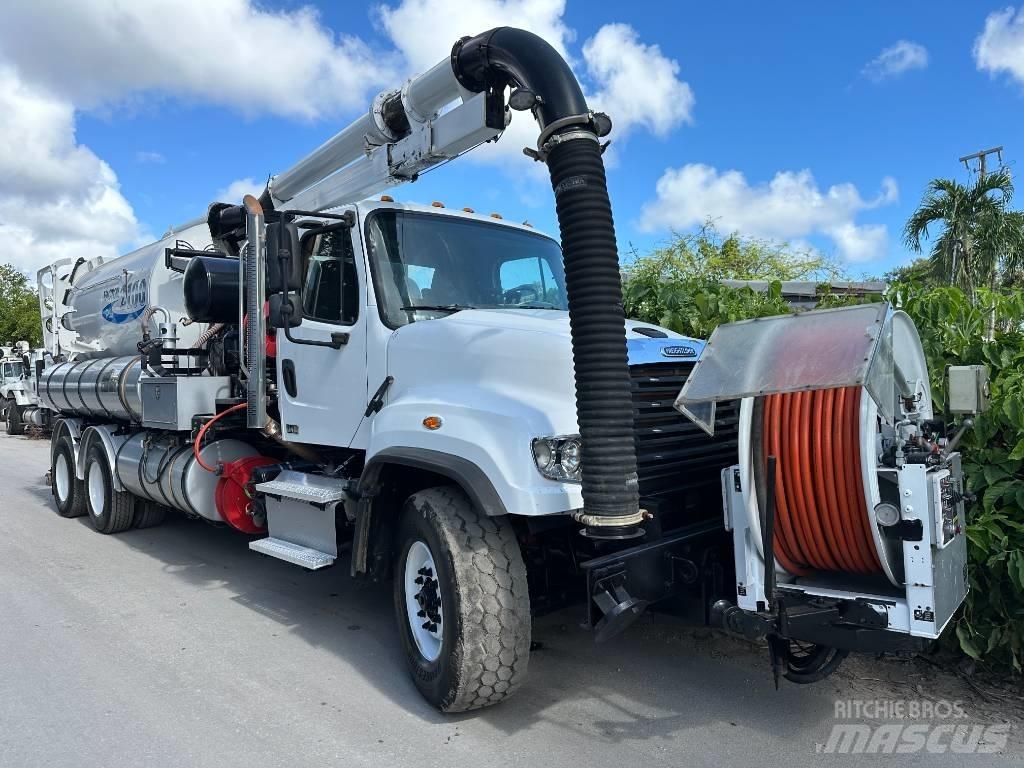 Freightliner 114 SD Slamsugningsbil