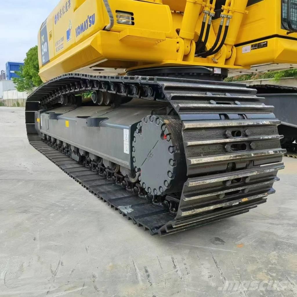 Komatsu PC 240 LC-8 Bandgrävare