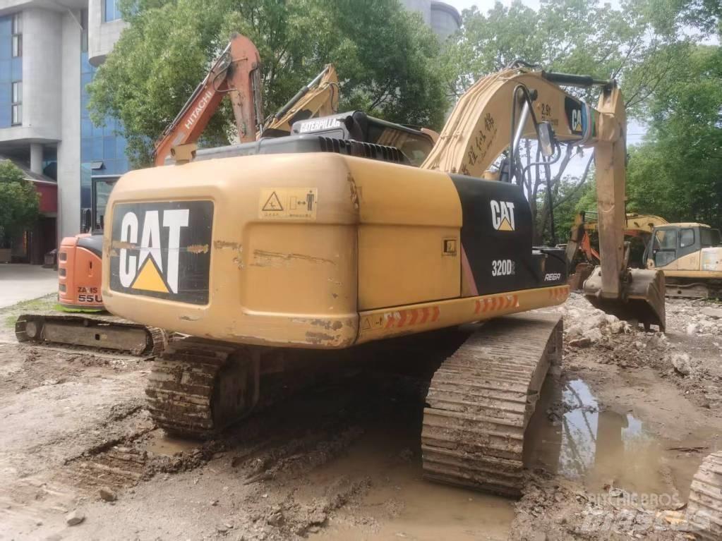 CAT 320 D L Bandgrävare