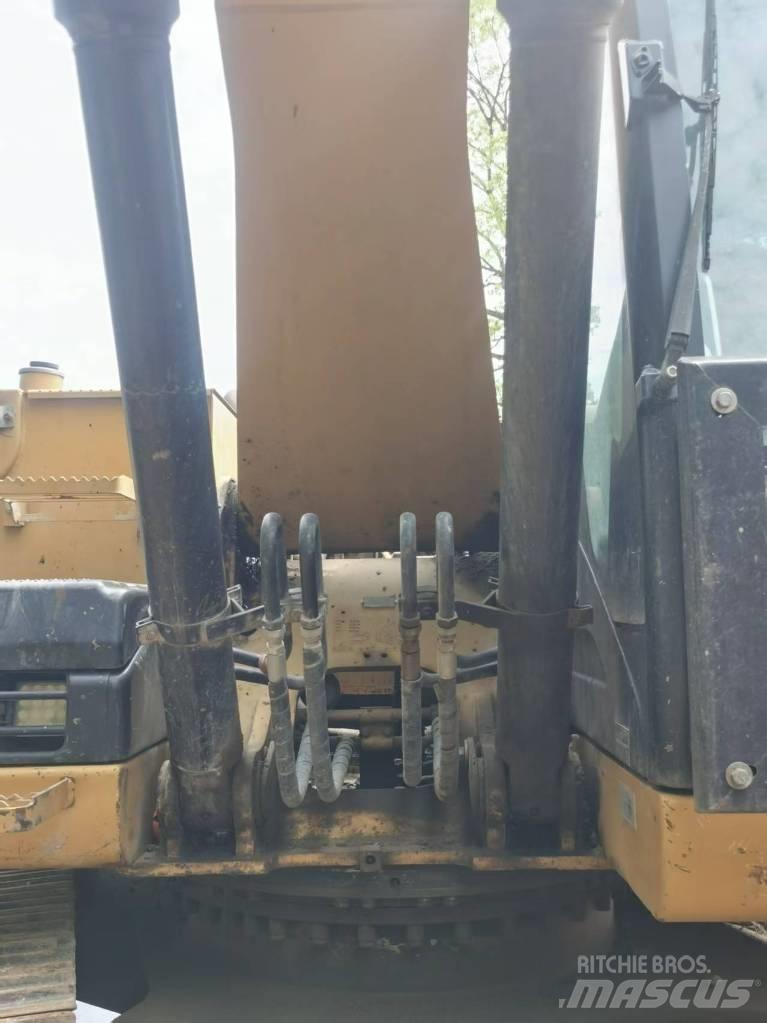 CAT 320 D L Bandgrävare