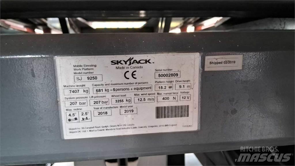 SkyJack 9250RT Saxliftar