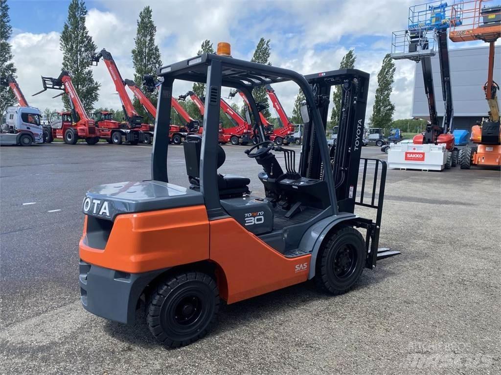 Toyota 52-8FDF30 Dieselmotviktstruckar