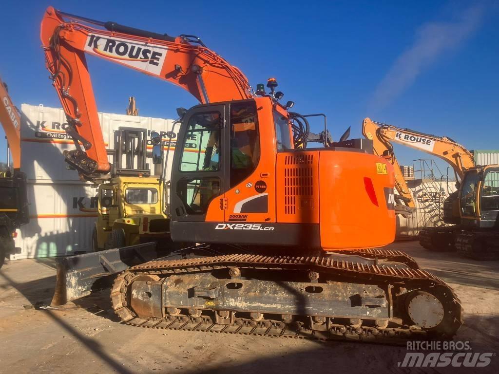 Doosan DX 235 LCR Bandgrävare