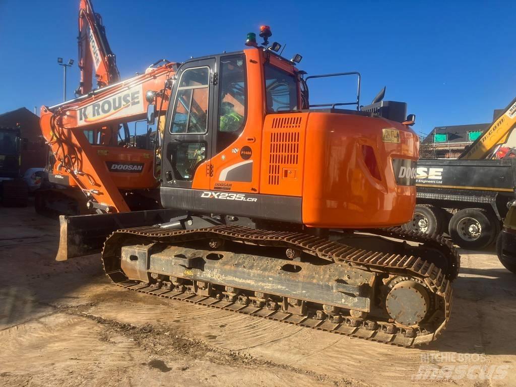 Doosan DX 235 LCR Bandgrävare