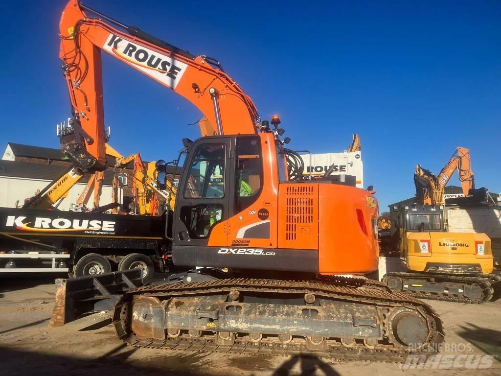 Doosan DX 235 LCR Bandgrävare