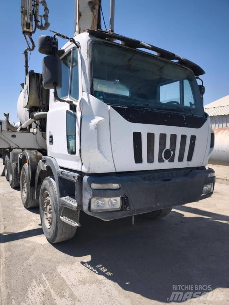 Astra Betonpompa Cementbil