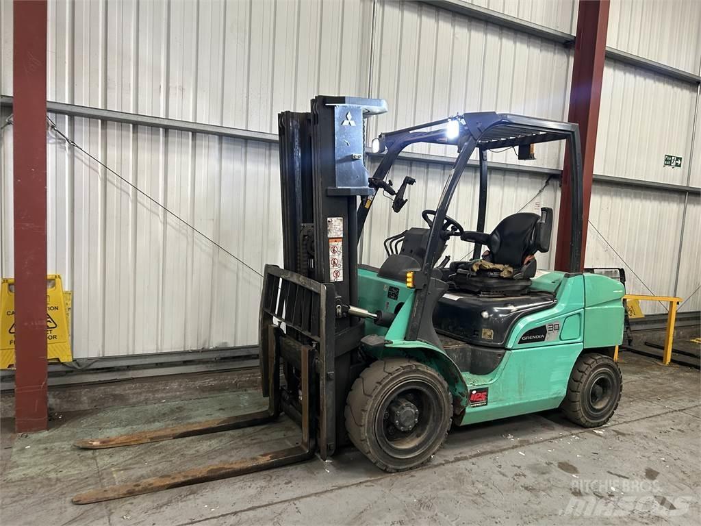 Mitsubishi FD30NT Dieselmotviktstruckar