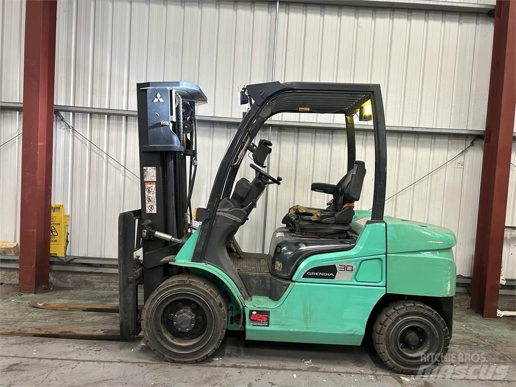Mitsubishi FD30NT Dieselmotviktstruckar