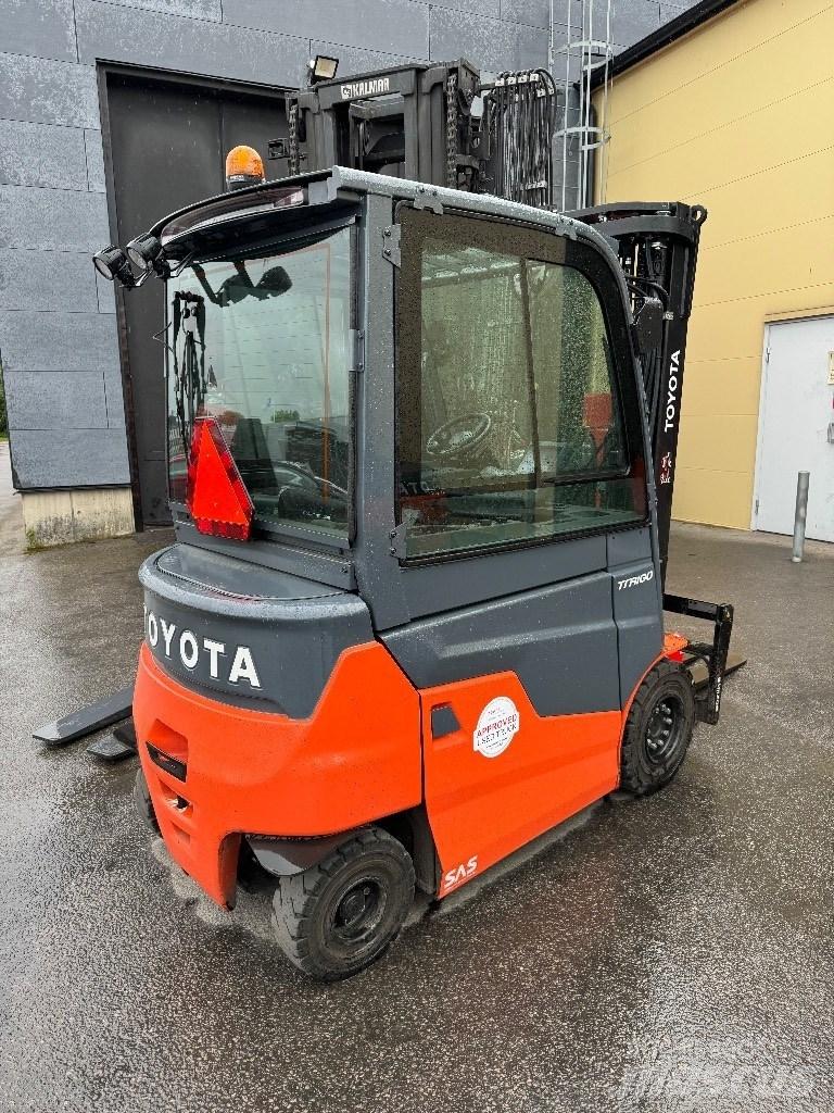 Toyota 9FBMK30T Elmotviktstruckar