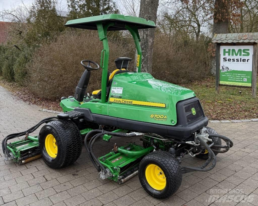 John Deere 8700 A Fairway-gräsklippare
