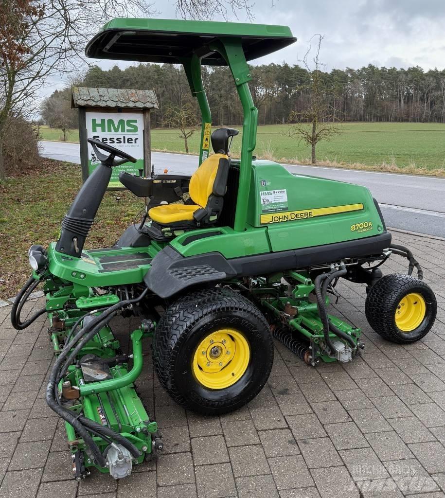 John Deere 8700 A Fairway-gräsklippare