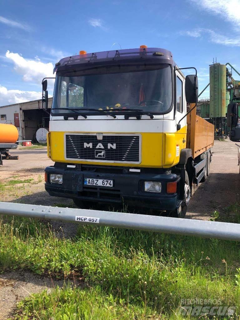 MAN 26.322 Kranbilar