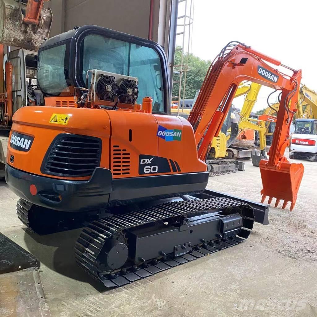 Doosan DX 60-9 C Bandgrävare