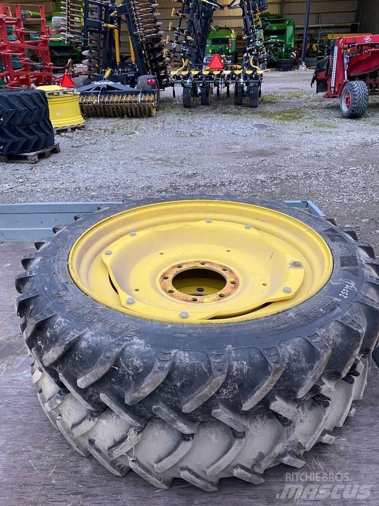 BKT 230/95R36 Övriga traktortillbehör