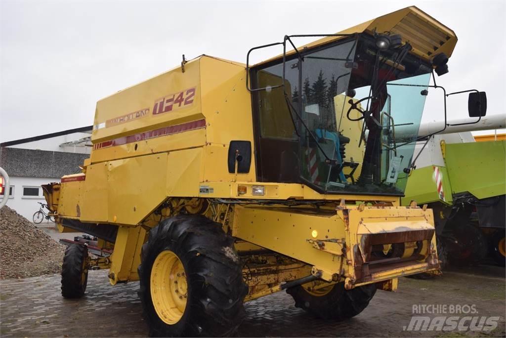 New Holland TF 42 Skördetröskor