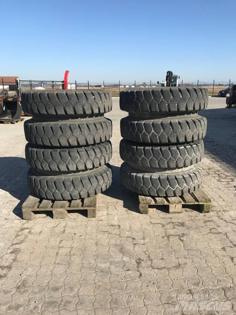 Dunlop 365/80R20 Däck, hjul och fälgar