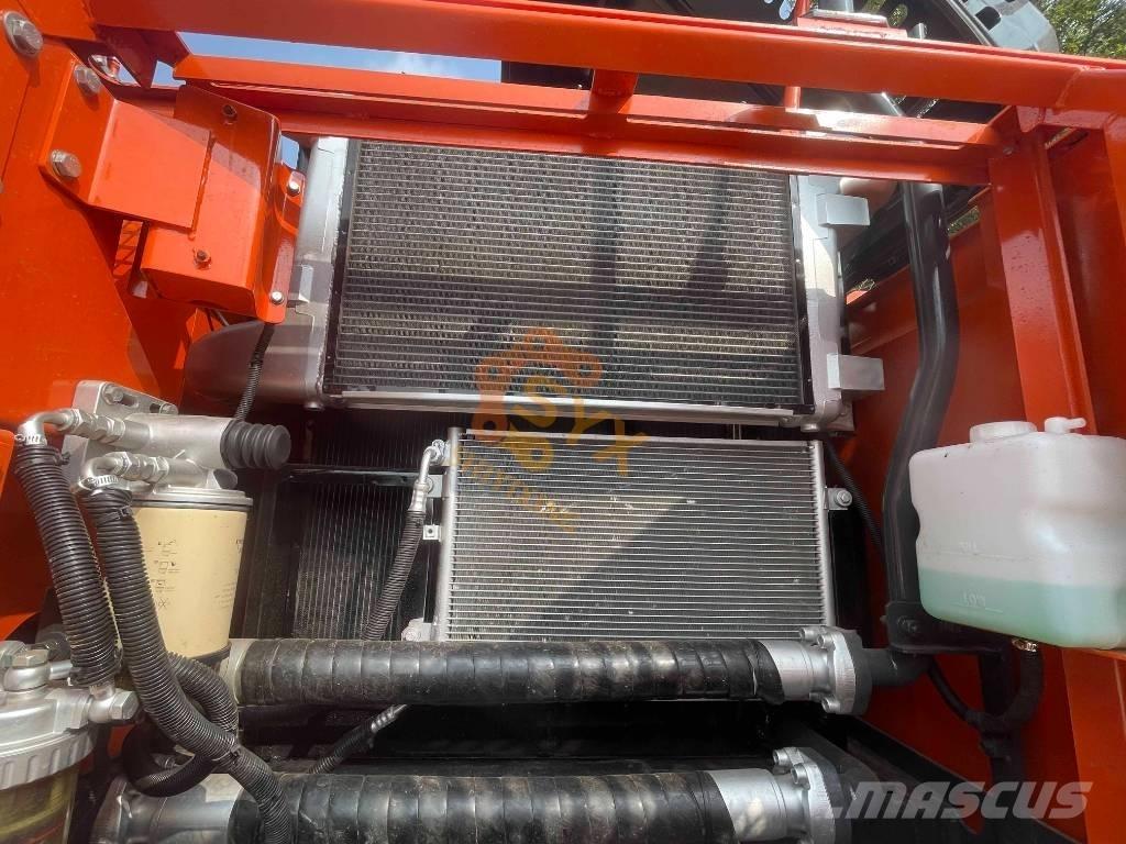 Doosan DX 300 Bandgrävare