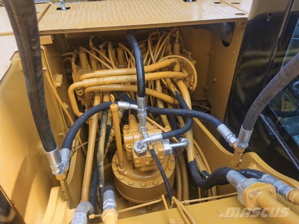 CAT 320 D2 Bandgrävare
