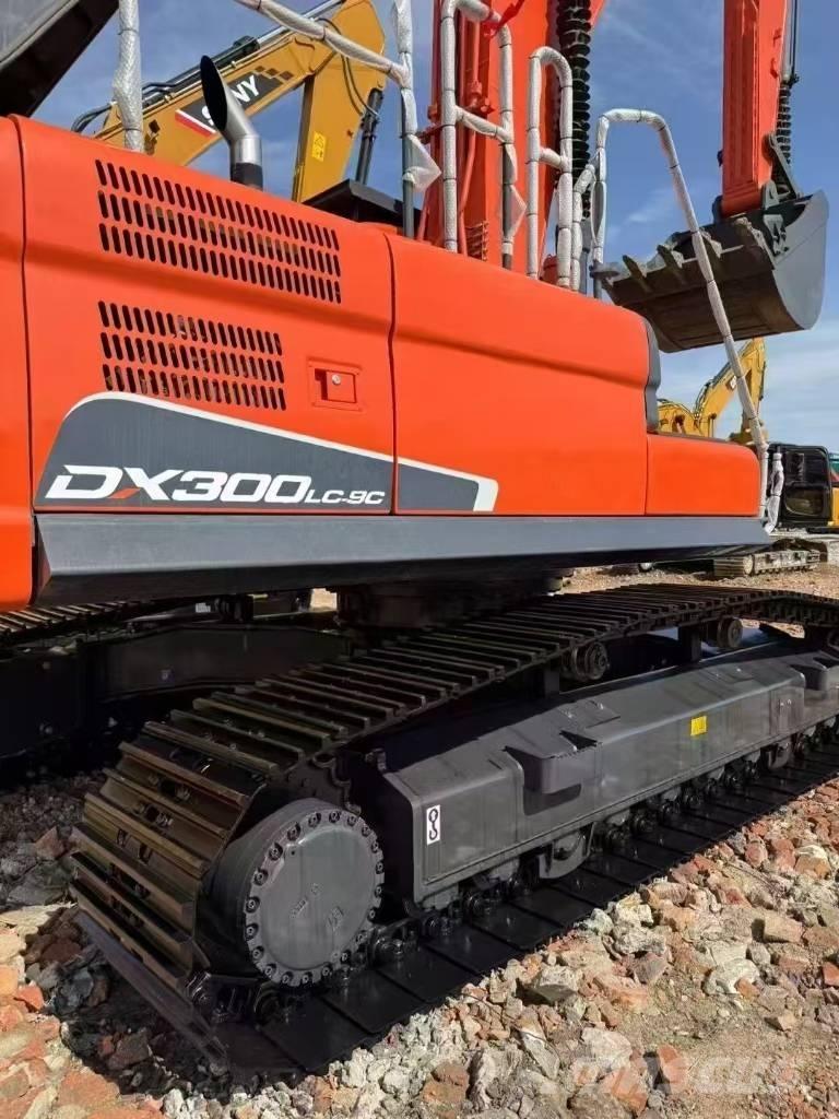 Doosan 300LC-9C Bandgrävare