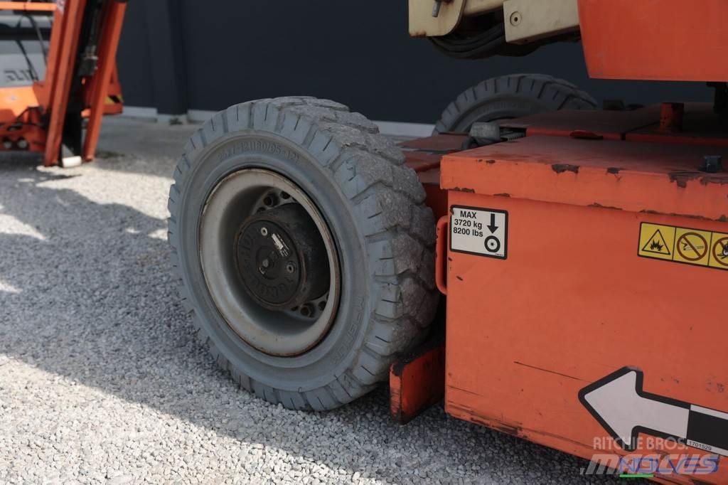 JLG E300AJP Bomliftar
