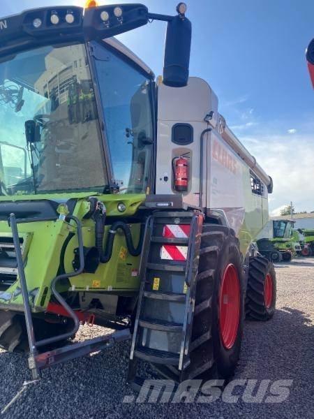 CLAAS TRION 750 Skördetröskor