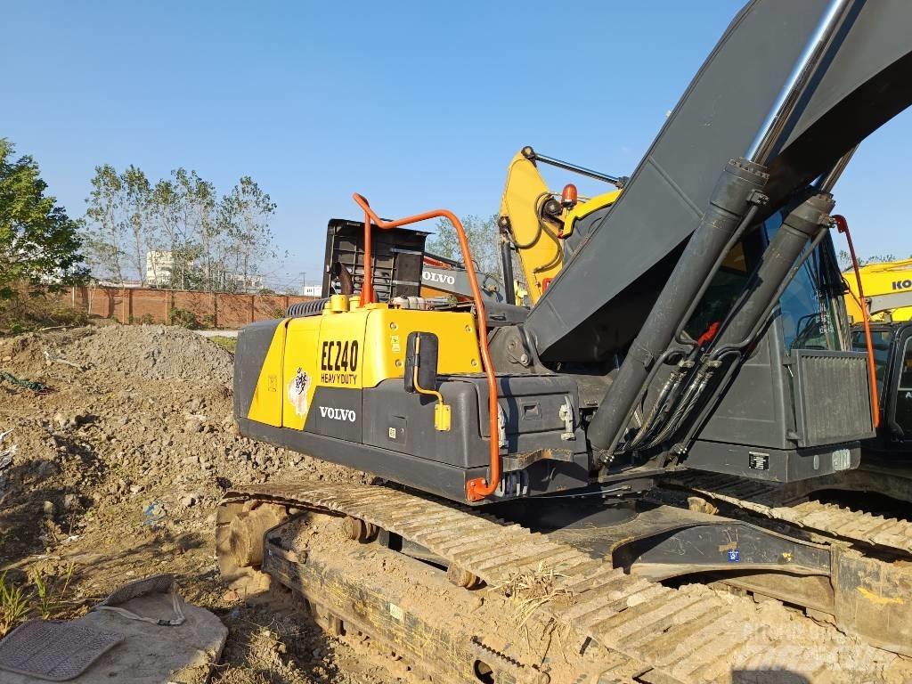Volvo EC 240 Bandgrävare