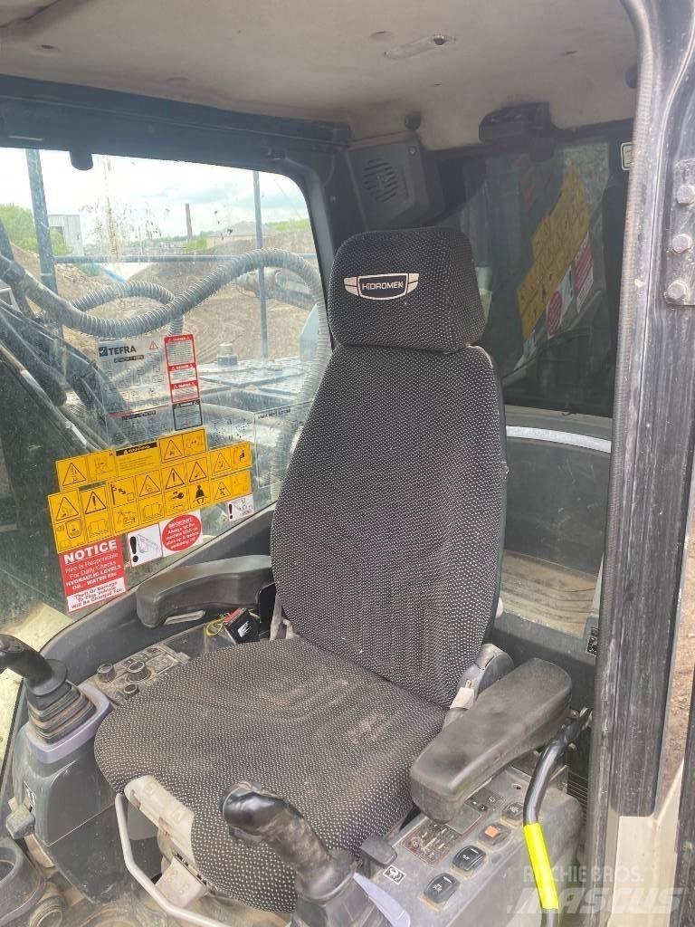 Hidromek HMK 220 LC Bandgrävare