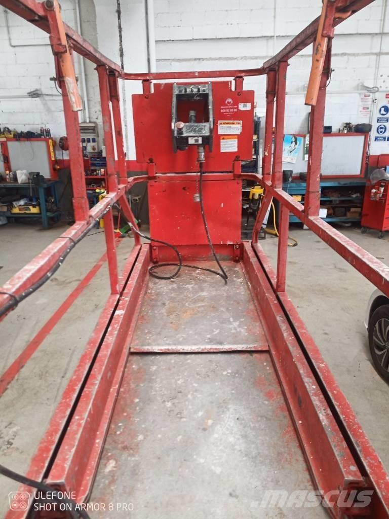 JLG 2030 ES Saxliftar