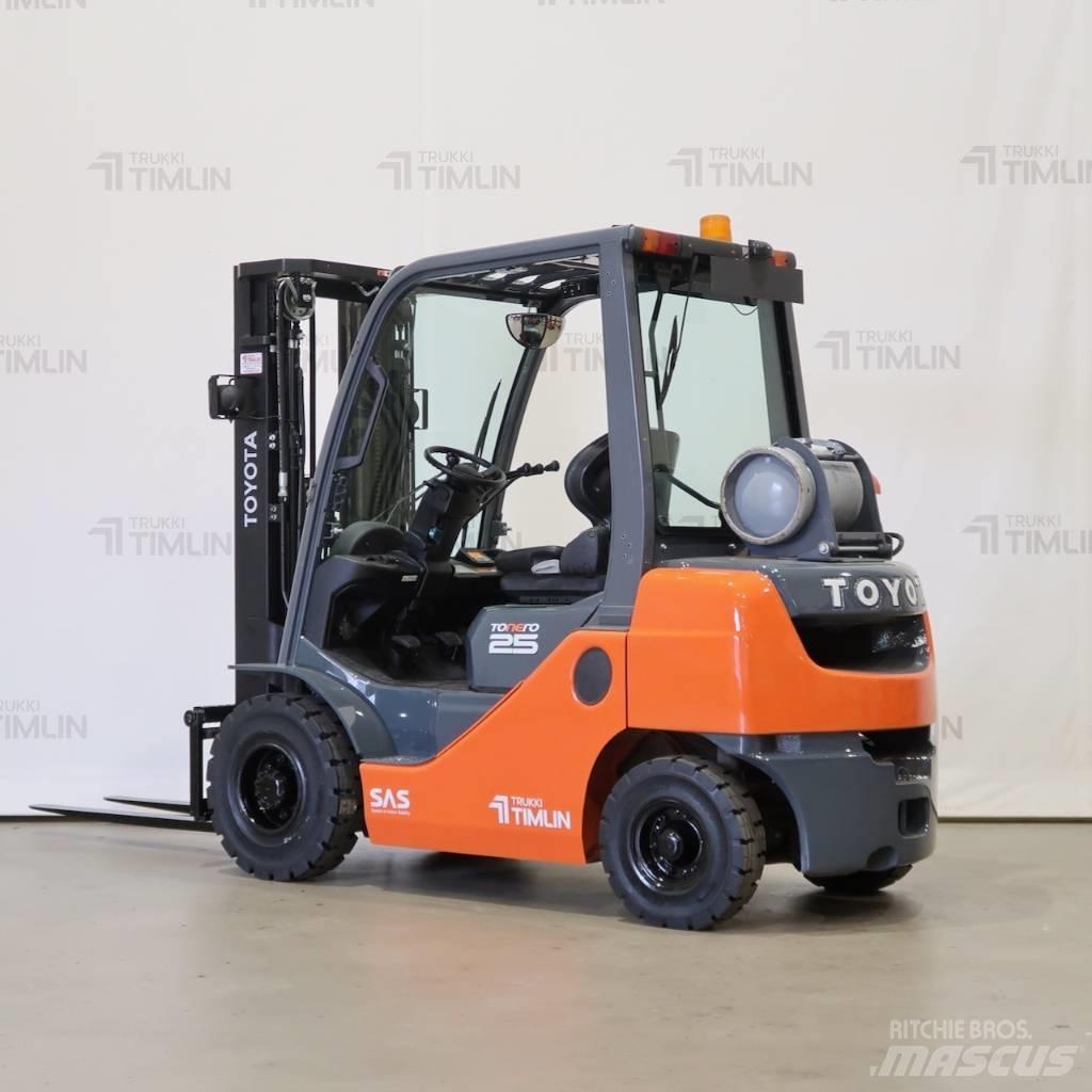 Toyota 02-8FGF25 Gasolmotviktstruckar