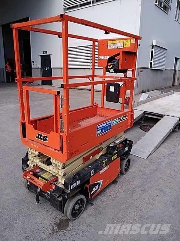 JLG ES 1330 L Saxliftar