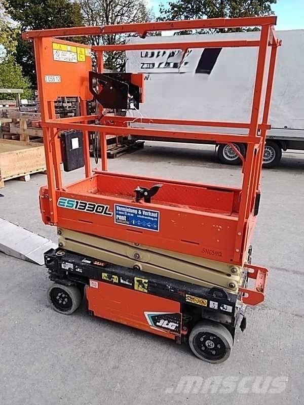 JLG ES 1330 L Saxliftar