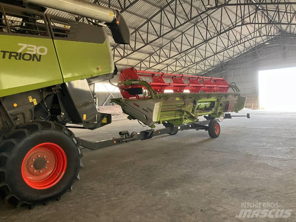 CLAAS Trion 730 Skördetröskor