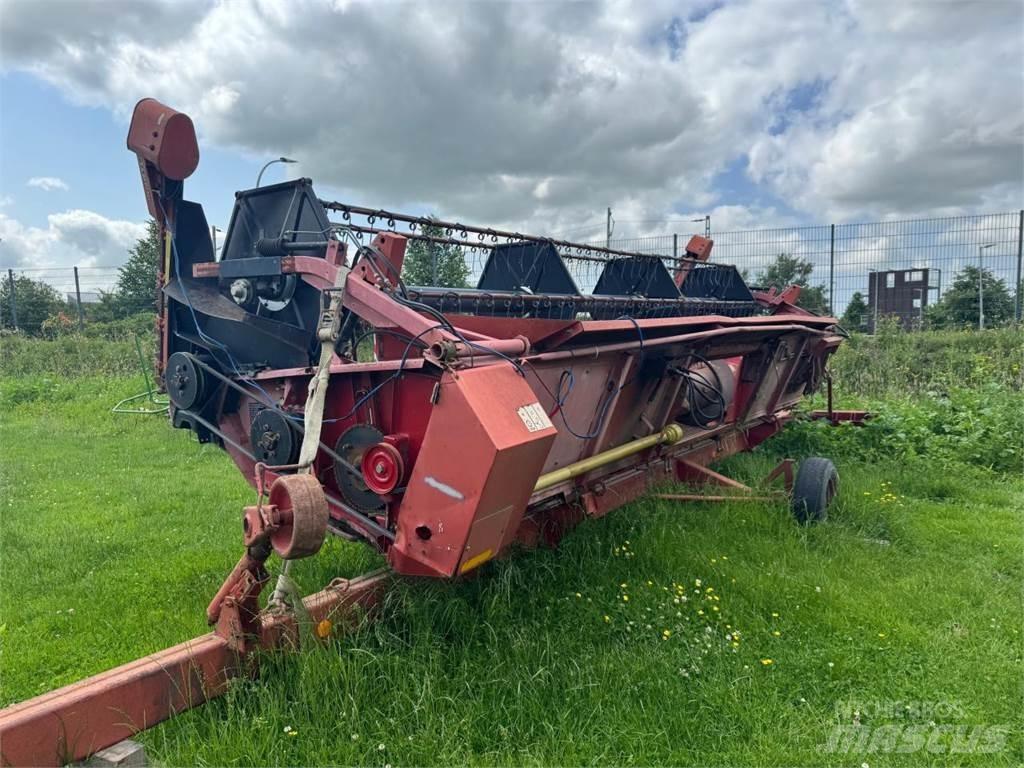 Case IH 1680 Axial Skördetröskor