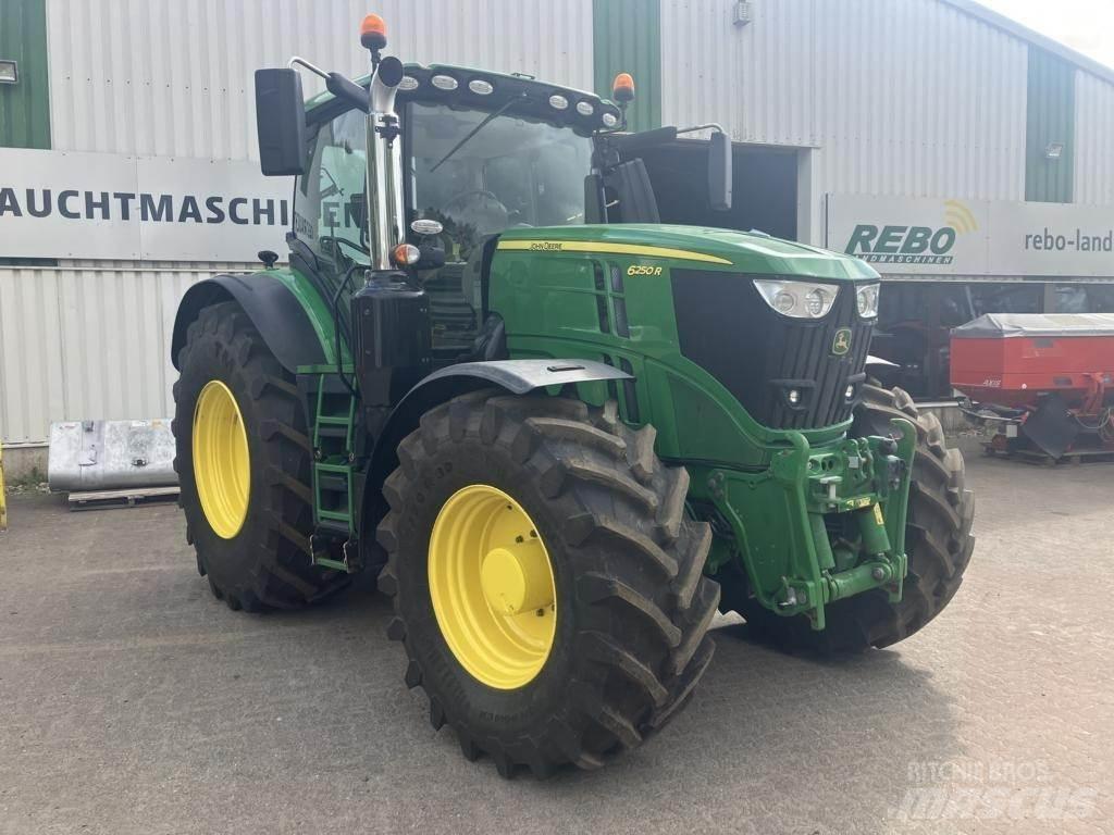 John Deere 6250R Traktorer