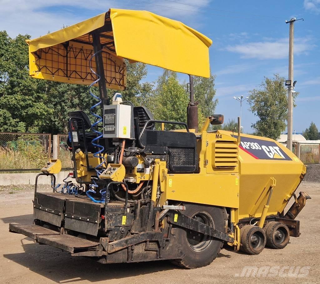 CAT AP300 Asfaltsläggningsmaskiner