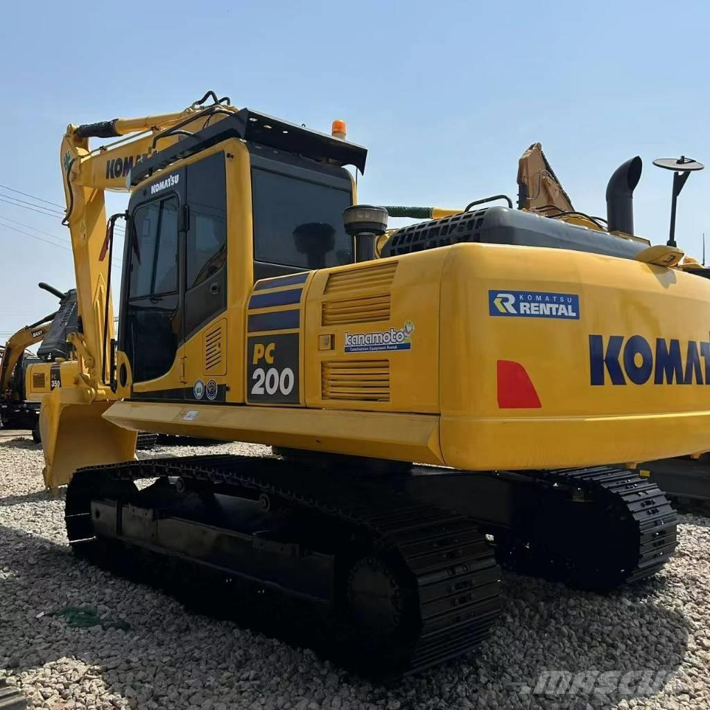 Komatsu PC 200-8 Bandgrävare