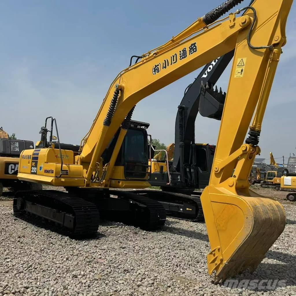 Komatsu PC 200-8 Bandgrävare