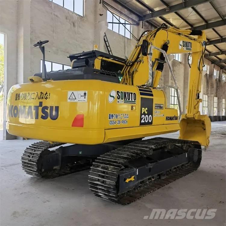 Komatsu PC200-8 Bandgrävare