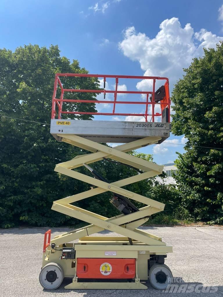 JLG 2030 ES Saxliftar