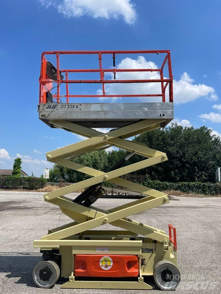 JLG 2030 ES Saxliftar