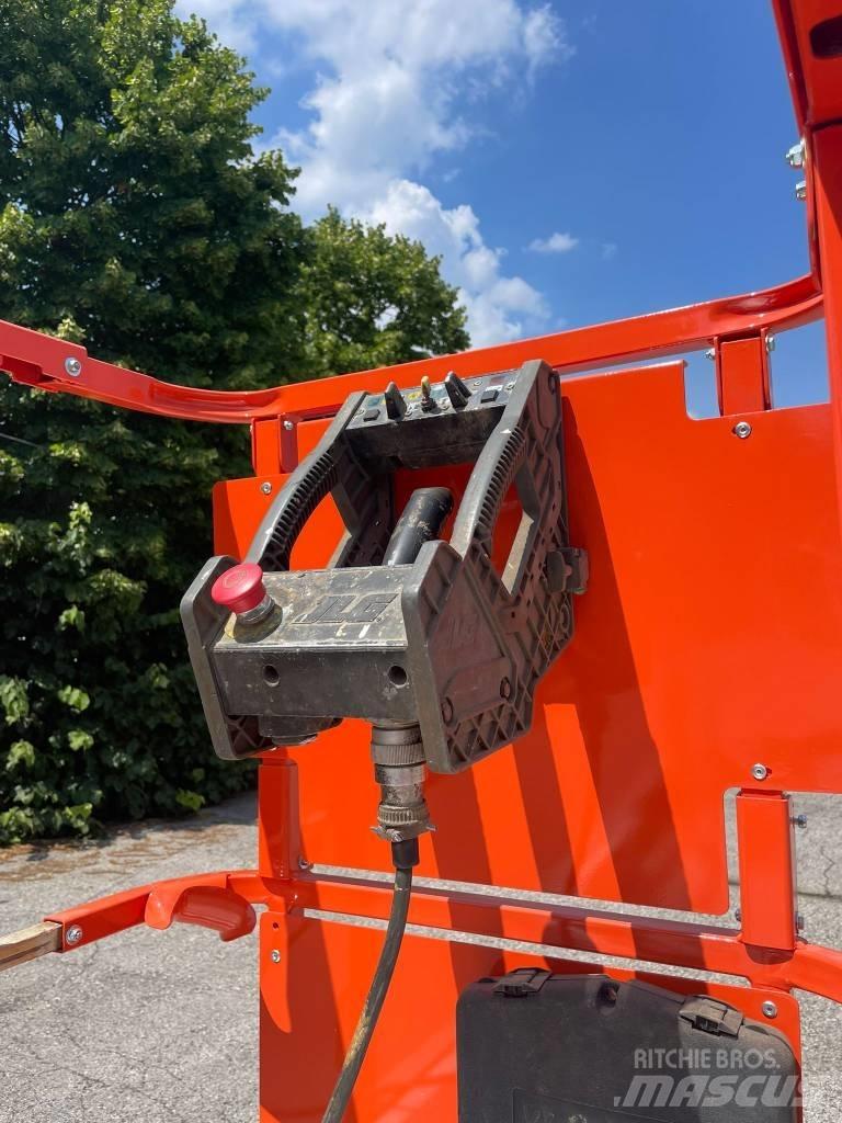 JLG 2030 ES Saxliftar
