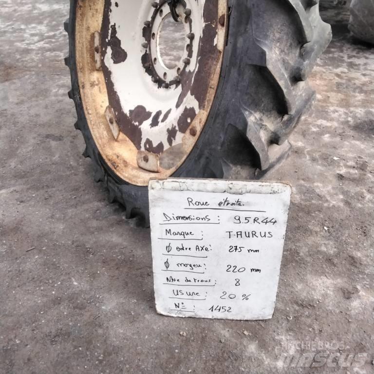 Taurus 9.5R44 Däck, hjul och fälgar