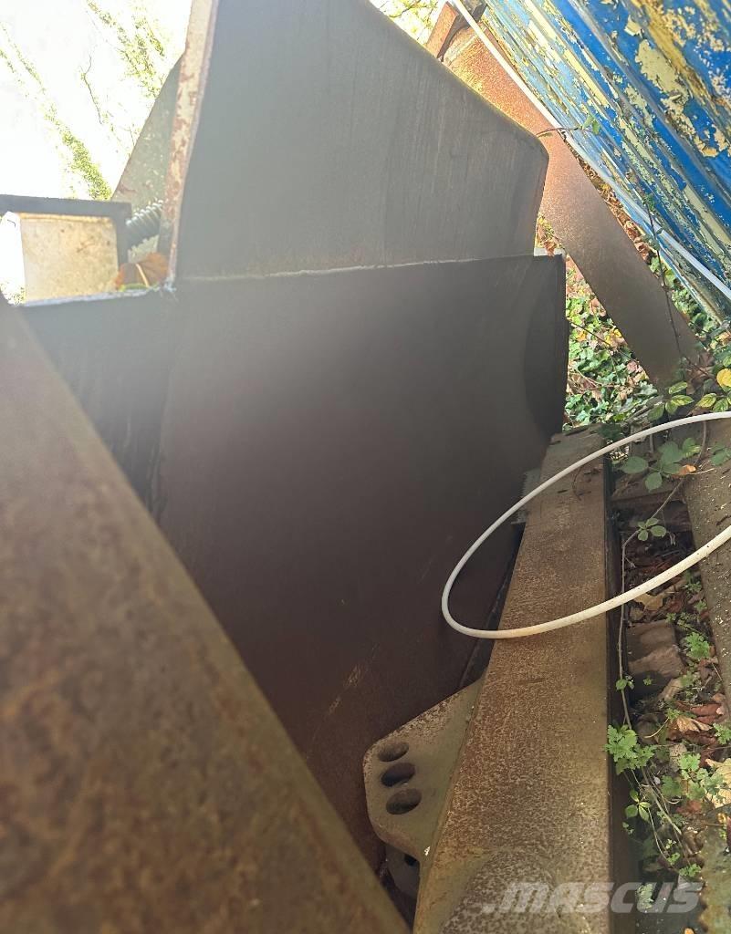 Liebherr PR 736 LGP Bandschaktare