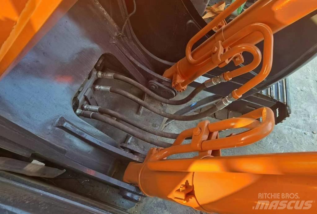 Hitachi ZX 200 Bandgrävare
